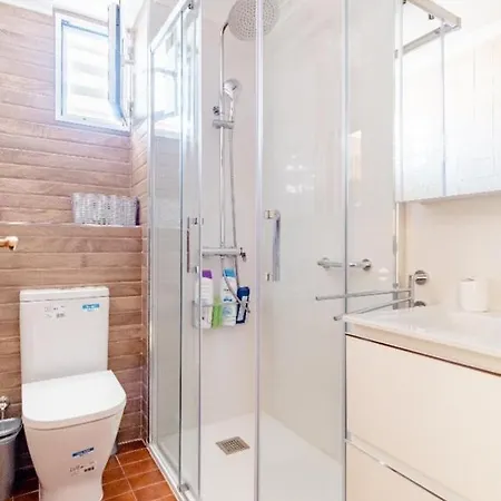 Homestay Habitación Triple Con Aire Acondicionado