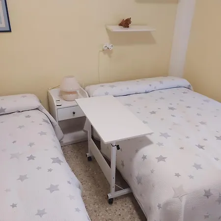 Habitación Triple Con Aire Acondicionado * Valencia